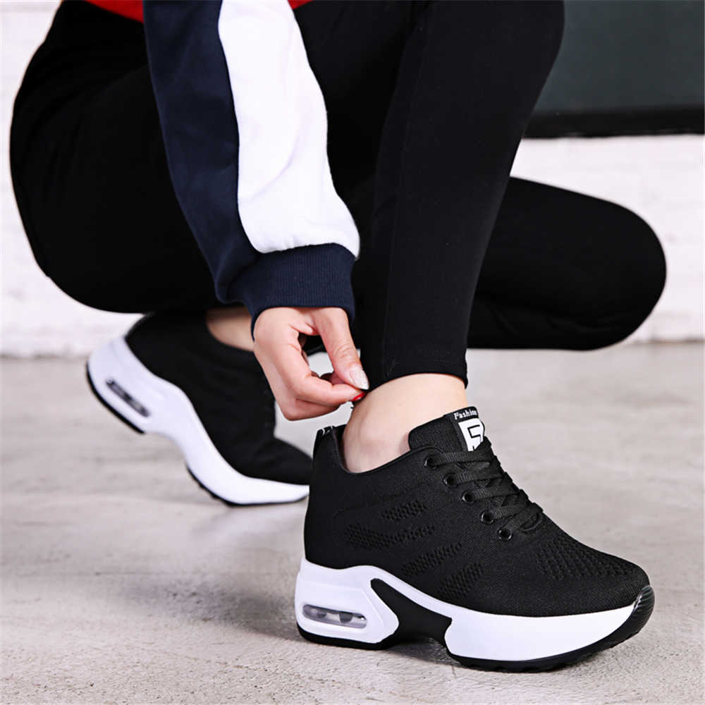 Women Shoes Types - Altezza in tessuto Migliori sneakers Mocassini
